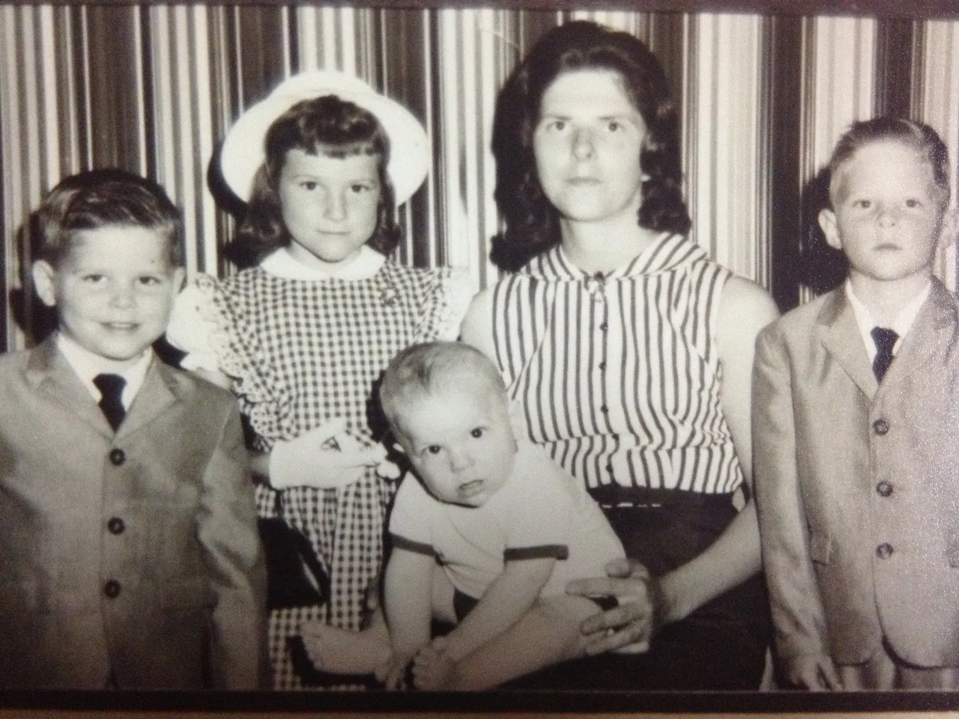 Easter 1965 — Mary Majors and children, Oklahoma