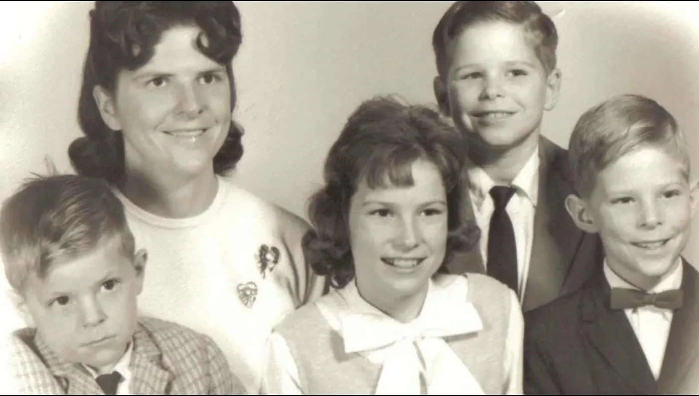 Mary Majors with children, early 1960s Oklahoma